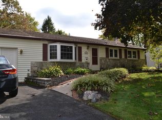 551 Valley Rd, Warminster, PA 18974