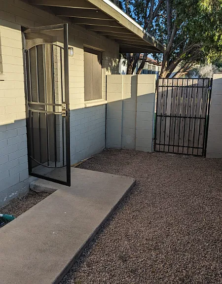 2326 E Pinchot Ave #1 — Photo 15