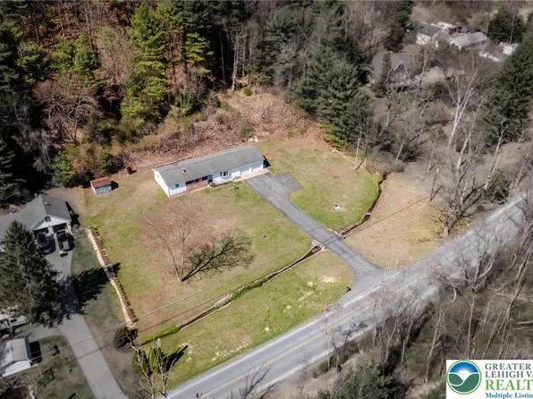 1845 Walnut Dr, Palmerton, PA 18071