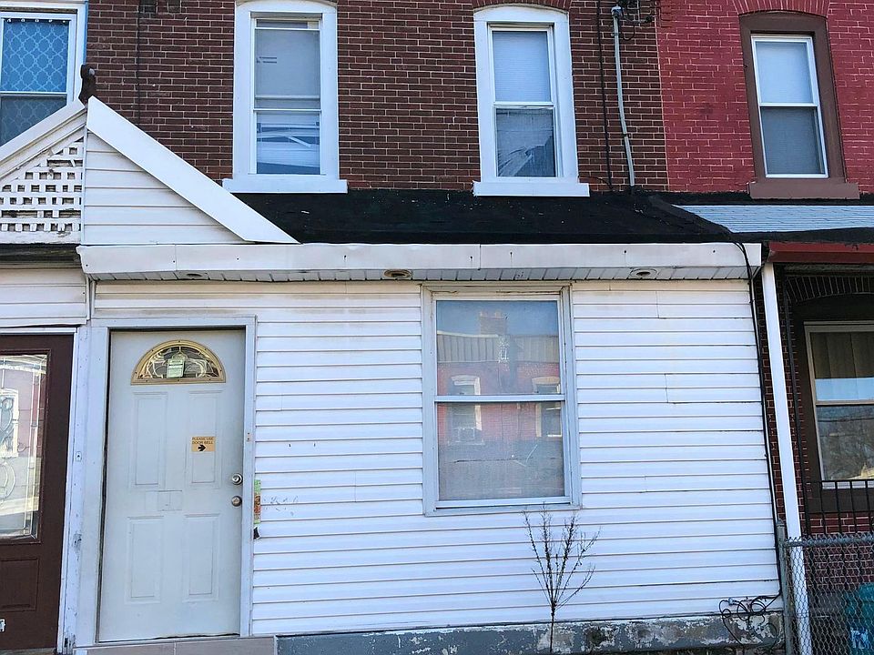1st image of 915 E Woodlawn Ave