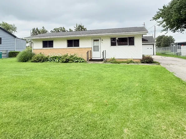 23766 W Meadow Dr, Genoa, OH 43430
