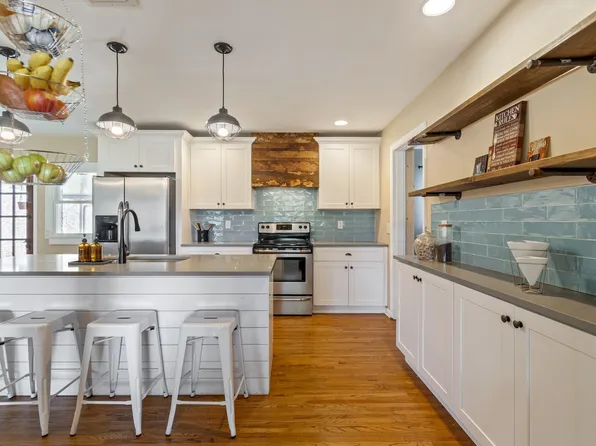 215 Rosehill Dr, Goodlettsville, TN 37072