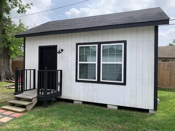 710 Twin Oaks St #C, Houston, TX 77076