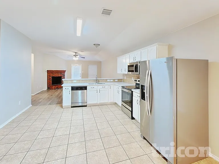 626 Chapman Dr — Photo 8