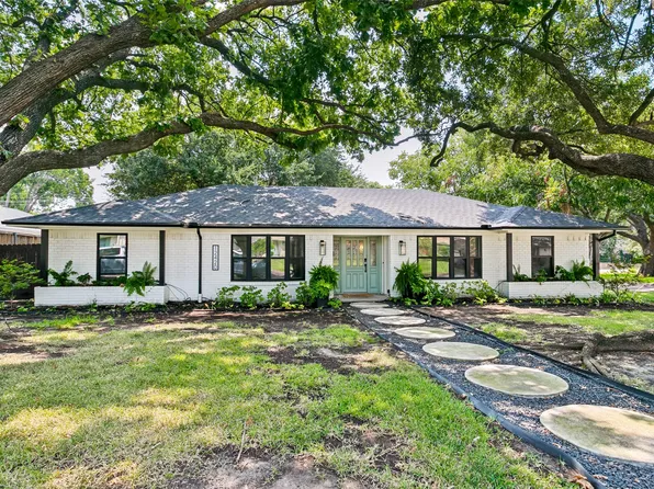 12420 Wood Manor Cir, Farmers Branch, TX 75234