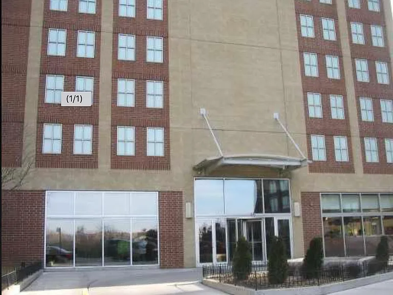 645 N Kingsbury St #906 — Photo 1
