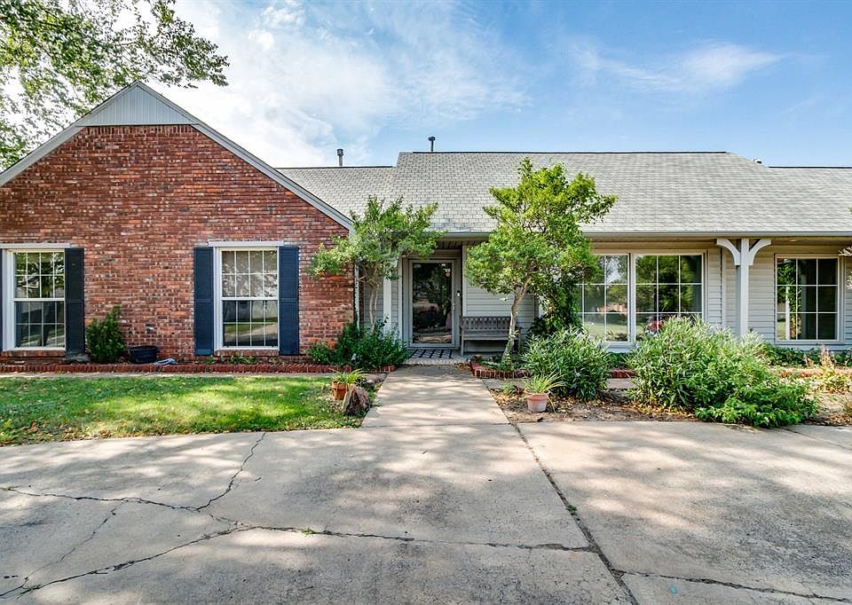 1st image of 2924 Cornwall Pl
