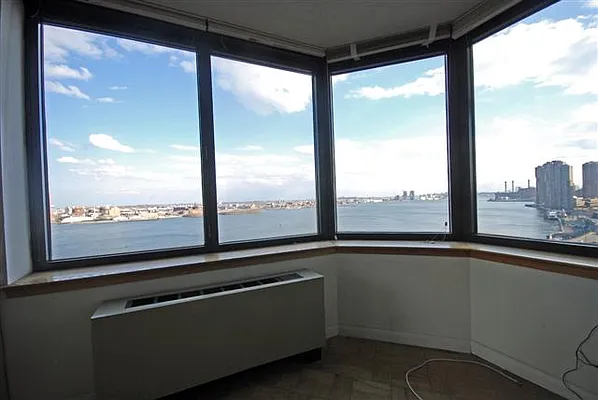 Rented by Luxury Habitat | media 26