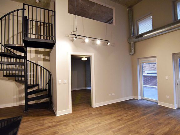 4th image of 3817-45 N Broadway St #3833-221