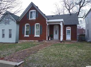 805 S 12th St, Quincy, IL 62301