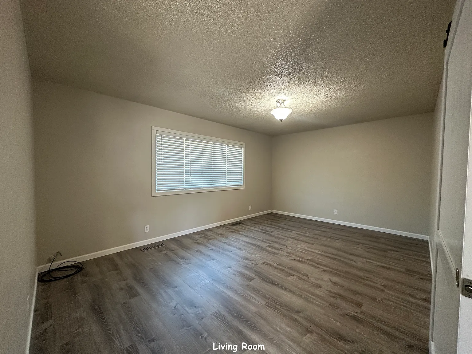 2 bed, 925 sqft, $2,200 — Photo 2
