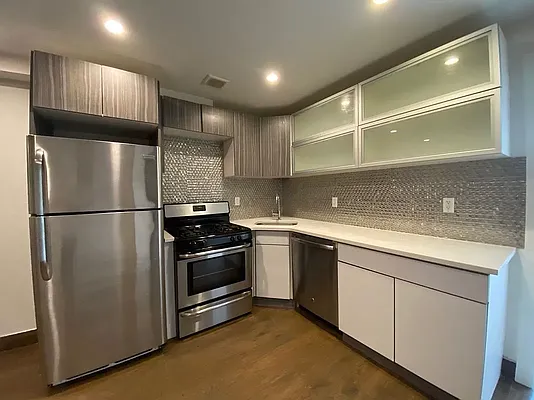 Rented by Pear NYC LLC | media 2