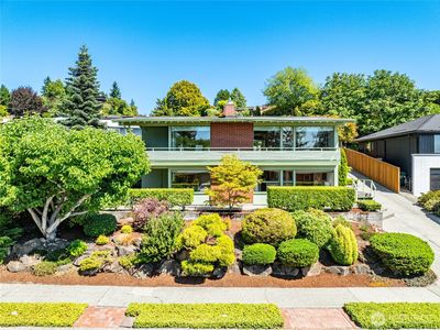 8712 Fauntlee Crest SW, Seattle, WA, 98136