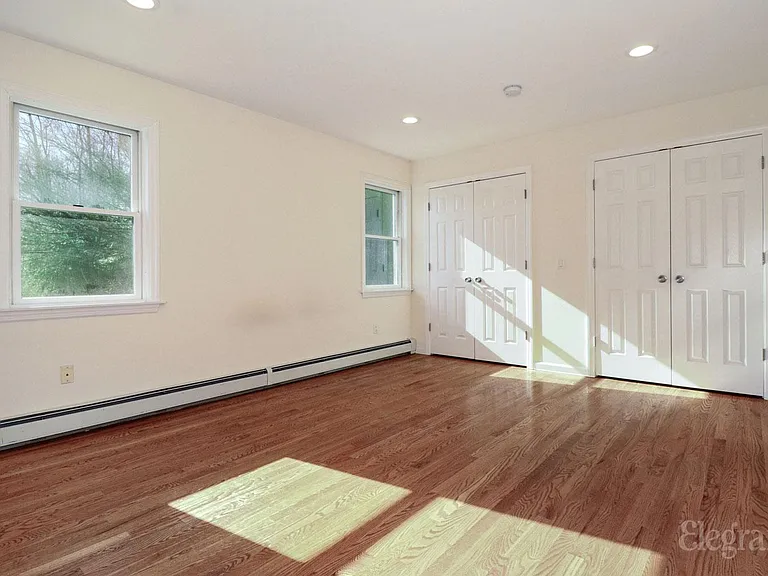36 Devoe St — Photo 9