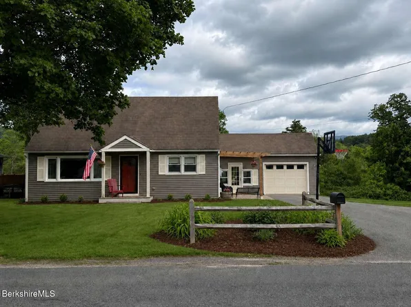 118 Meadowview Dr, Cheshire, MA 01225