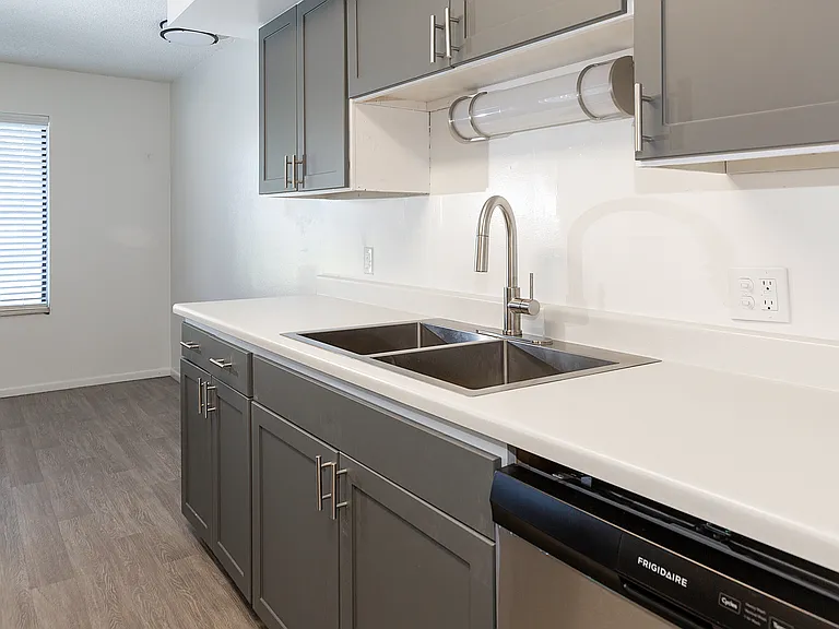 Mid Central — Photo 18