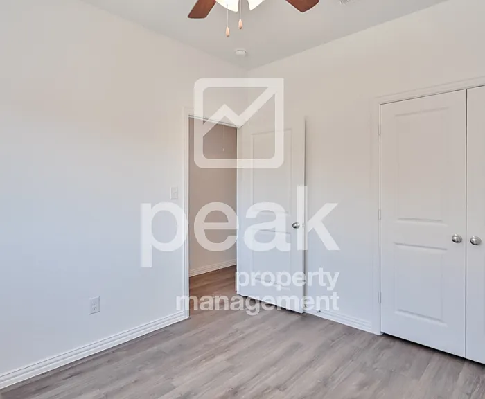 302 Byron St — Photo 13