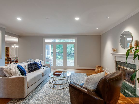 4th image of 217 Kensington Park