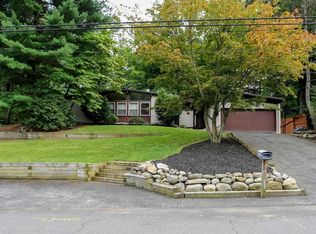 21 Balmoral Dr, Chestnut Ridge, NY 10977