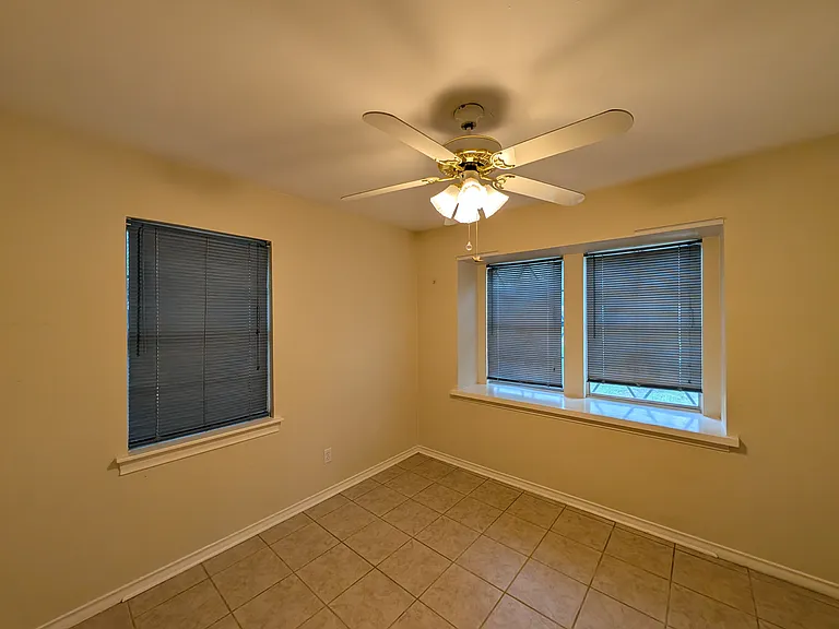 2812 Juniper Ln — Photo 5