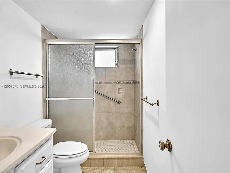 3600 NE 170th St #211 — Photo 15
