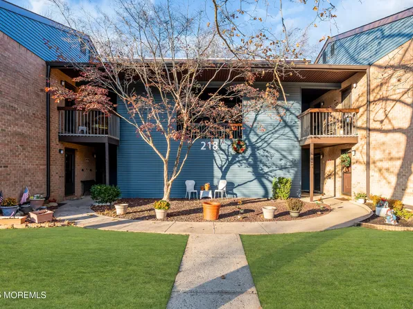 218 Medford Court #A, Manalapan, NJ 07726