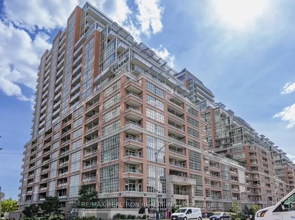 65 Liberty St #418, Toronto, ON M6K 1Y4