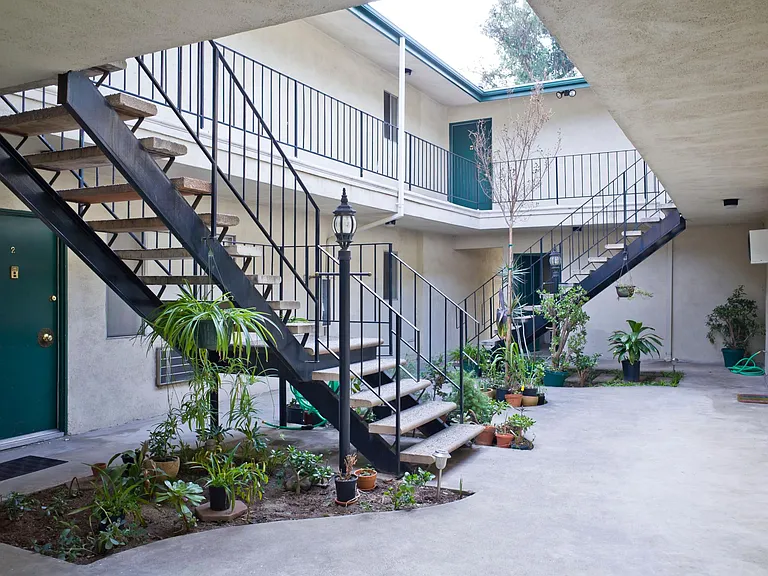 115 S Meridith Ave #5 — Photo 8