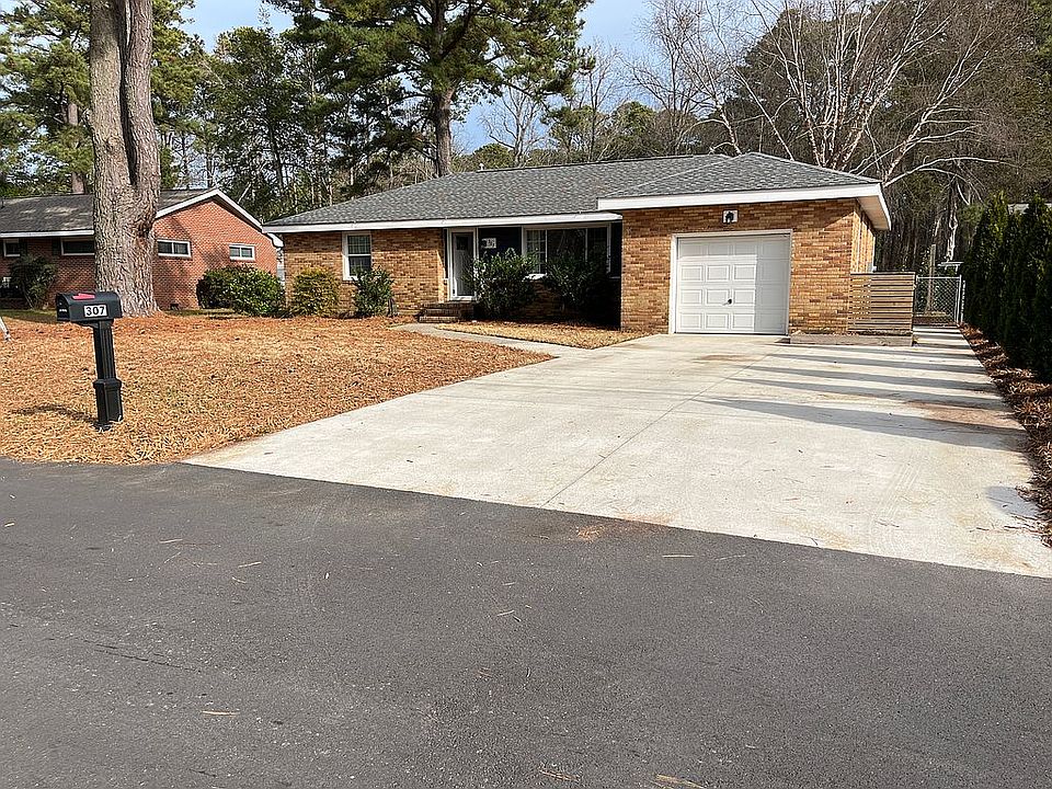 1st image of 307 Charlotte Dr