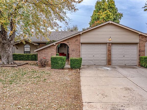 2nd image of 10316 Fairfax Ln
