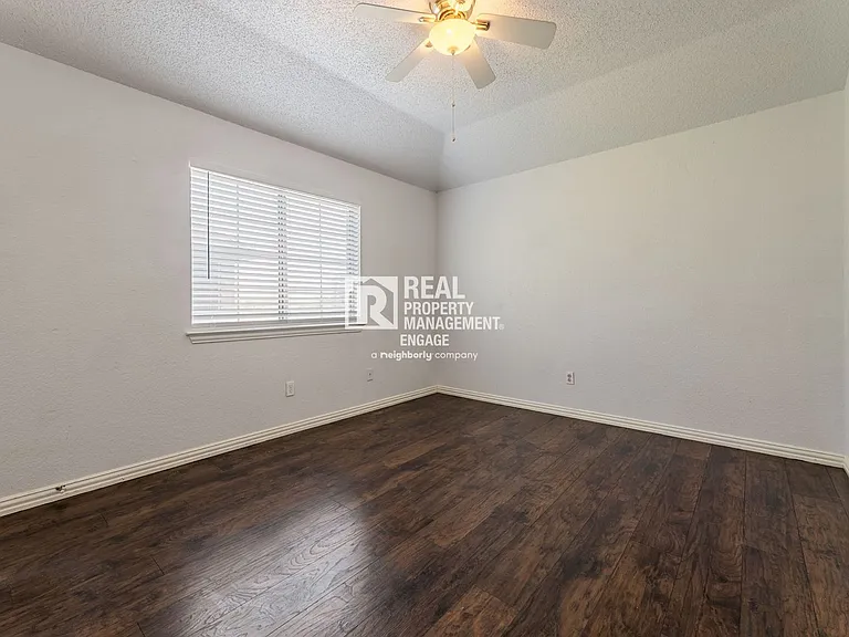 8817 Pocono Dr — Photo 41