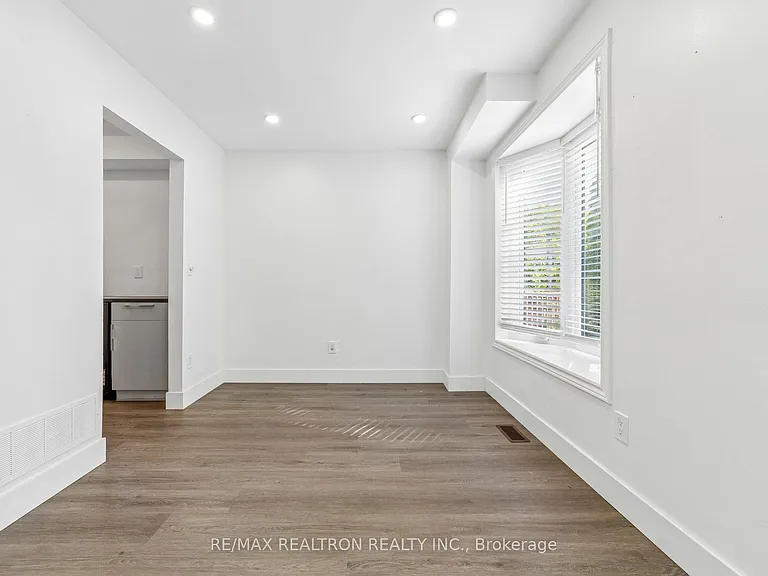 409 Cobblehill Dr — Photo 7