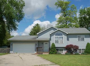 8020 Stonehaven Dr, Parma, MI 49269