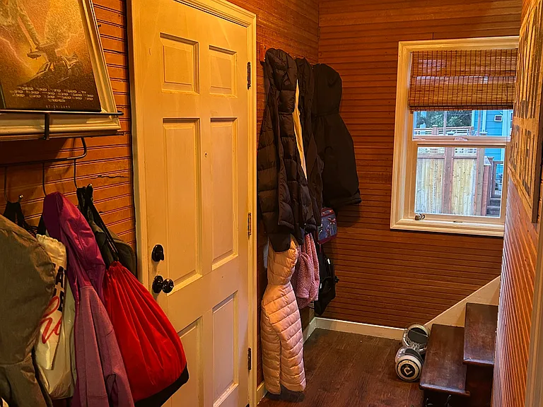 945 Fowler St — Photo 14
