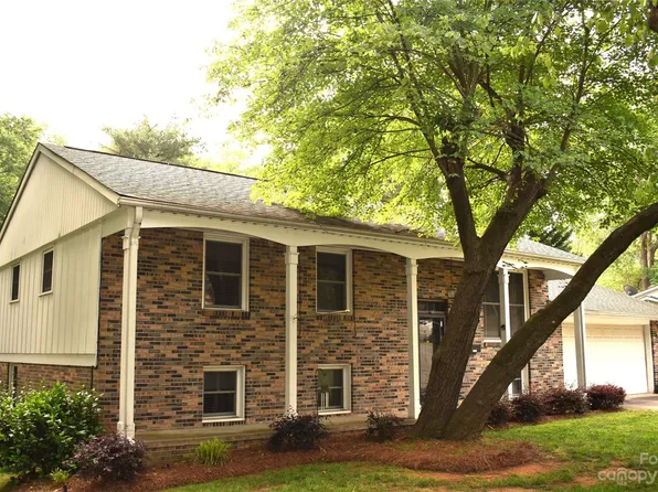 1534 Timberlane St, Gastonia, NC 28054