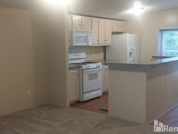4th image of 181 Lucy Ln