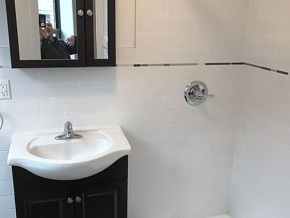 2nd image of 5307 Roosevelt Ave APT 3F