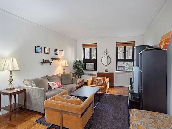 2nd image of 255 W 23rd St APT 1BW