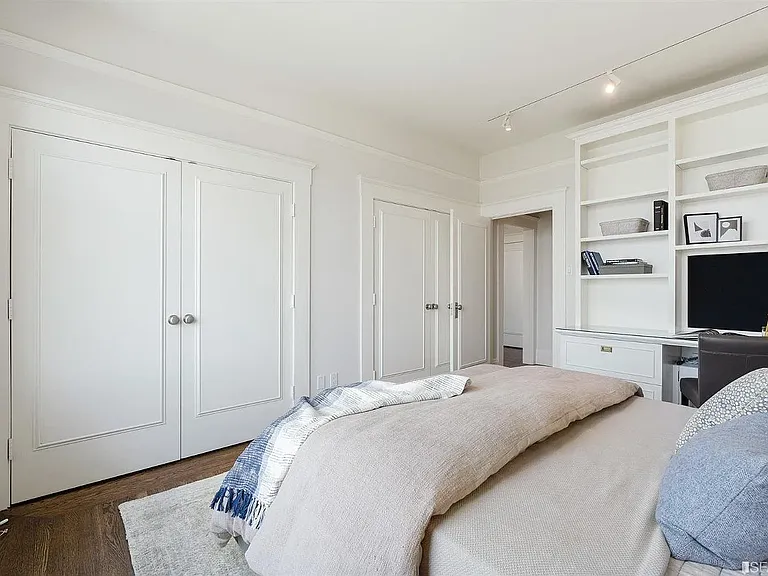 1700 Jones St #6 — Photo 10