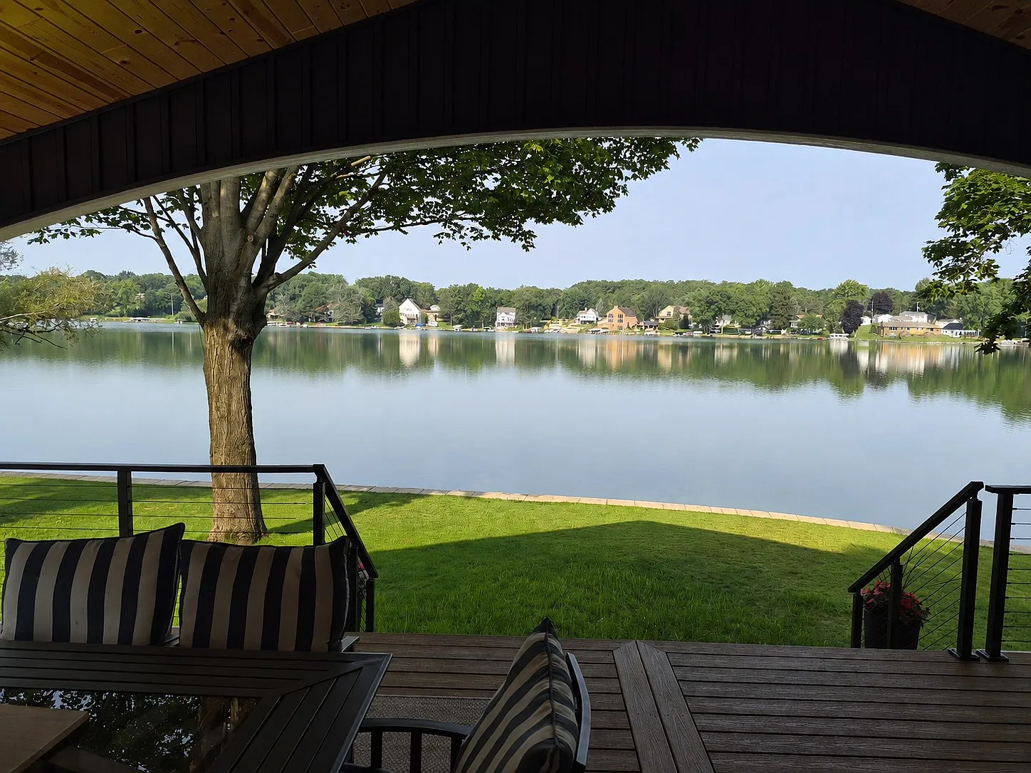 3 bed, 1.5 bath, 1960 sqft, $1,645 — Photo 2