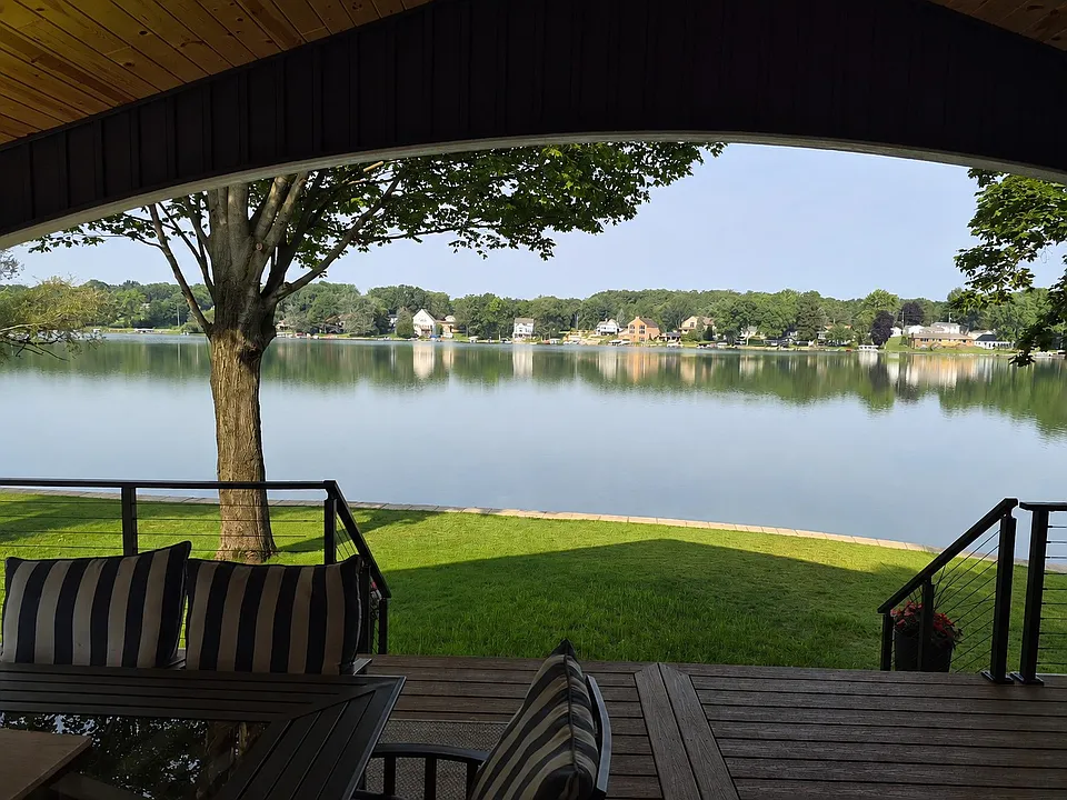 579 Bluff Dr