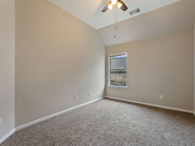 2217 Westfalian Trl — Photo 12