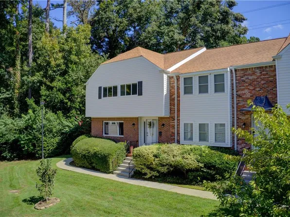 7082 Stonington Dr, Sandy Springs, GA 30328