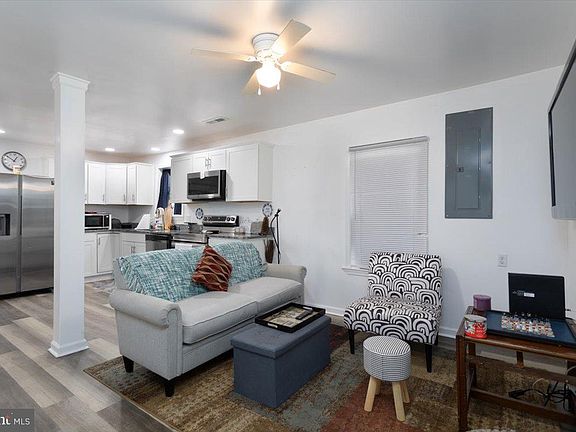 2nd image of 728 Race St