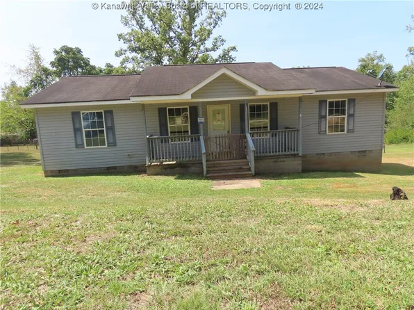 1020 Kelly Hill Rd, Clendenin, WV 25045