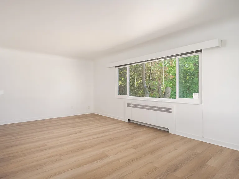735 Royal Ave #105 — Photo 5