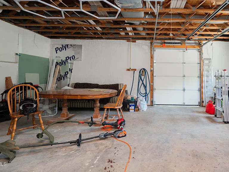 135 Riders Dr — Photo 43