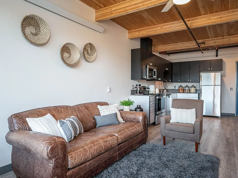 Dean River Apartments — Photo 54