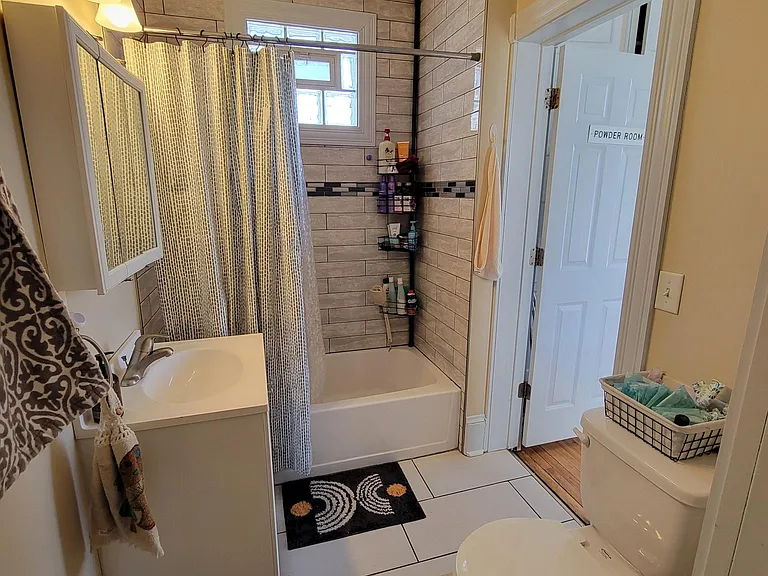 643 Van Buren St NE #1 — Photo 7