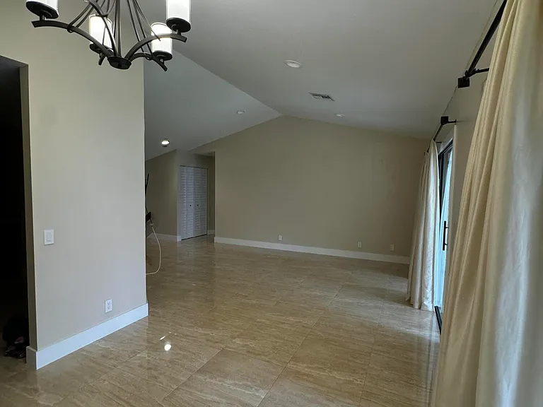 5520 Coach House Cir #G — Photo 14